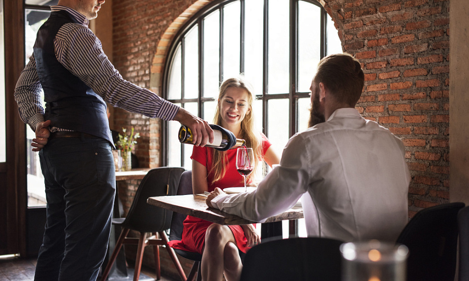 Restaurant With Unbeatable And Prime Location For Sale 1