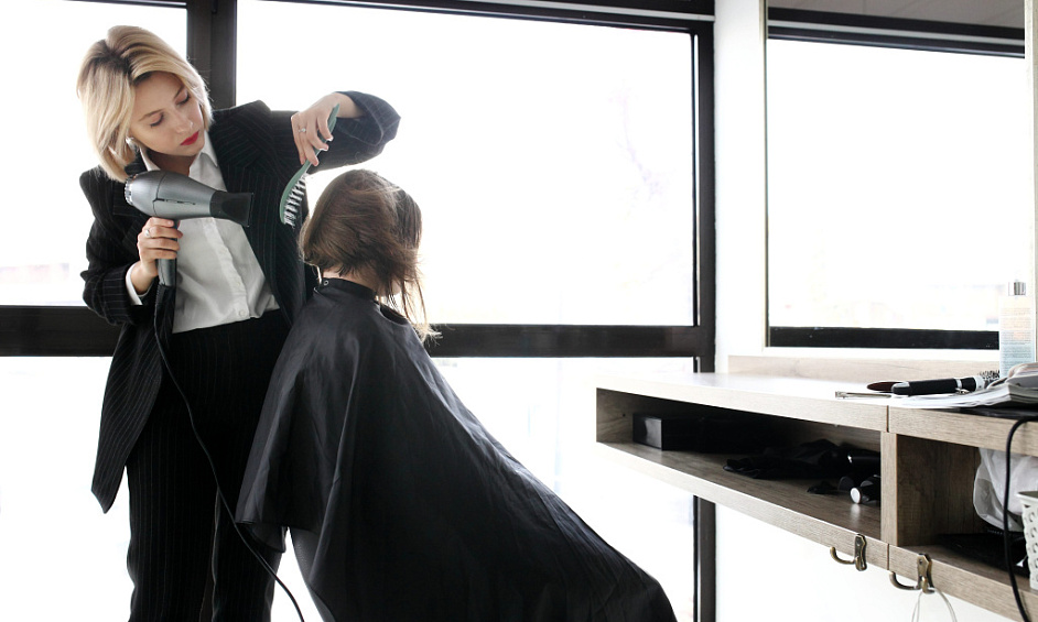 Operational Hair & Beauty Salon in Al Barsha For Sale 1