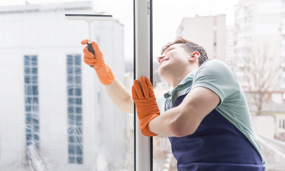 Professional Window Cleaning Service In Dubai For Sale 1