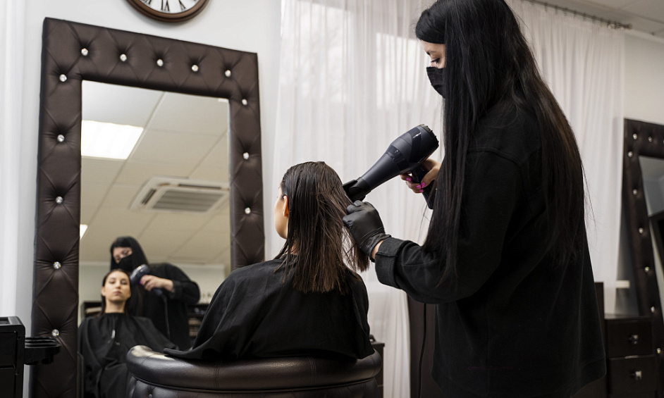 Established Ladies & Gent's Salon For Sale 1 Established Ladies & Gent's Salon For Sale 1