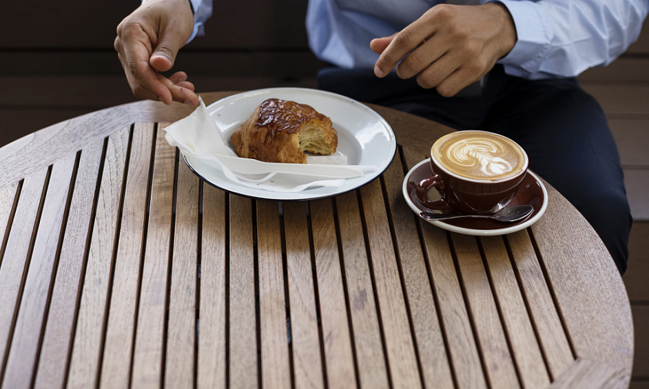 Premium Café With Direct Burj Khalifa View For Sale 1
