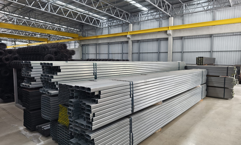 Complete Aluminum Workshop Business Setup for Sale in Ajman - Equipment, Stock, and Warehouse Lease 1