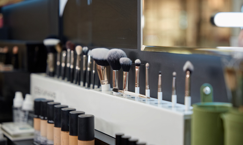 Cosmetics shop for Sale 1