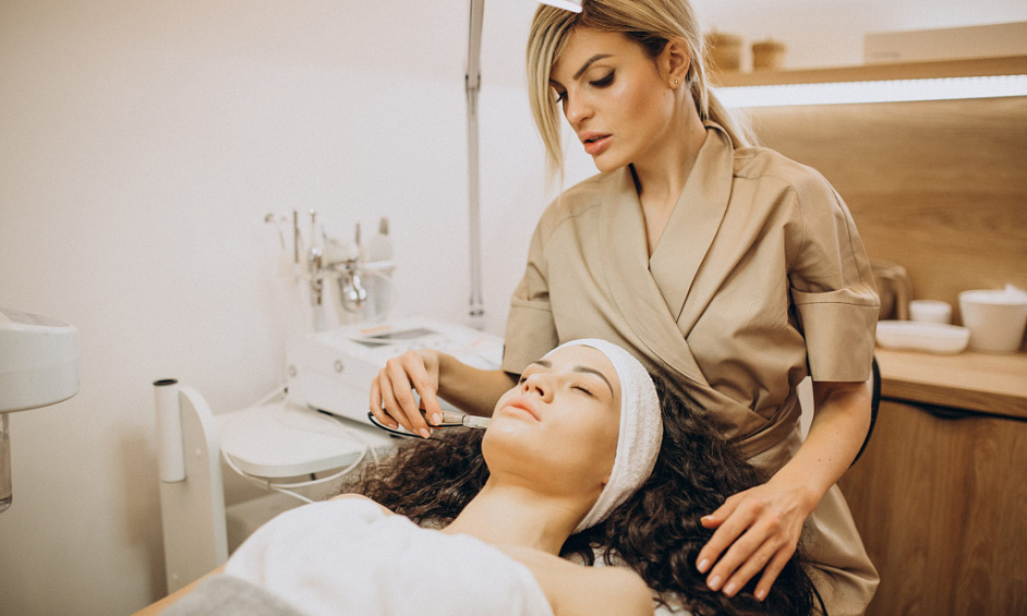 International Luxury Salon In Dubai For Sale 1