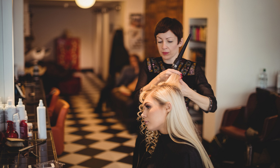 Profitable Ladies Salon In SZR Mall, Dubai For Sale 1