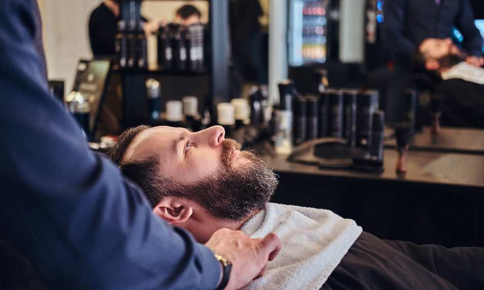 Male Haircut Salon In Dubai Marina For Sale 1