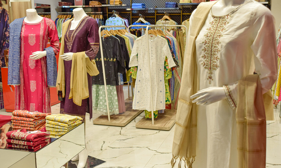 BOUTIQUE FOR sale IN AL KHAWANEEJ 1