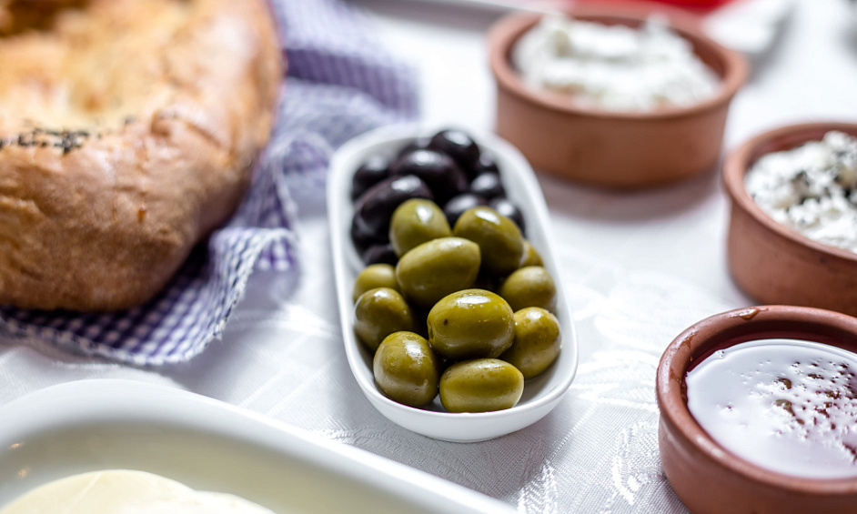 Greek-Themed Cafe In Azizi Riviera Meydan For Sale 1