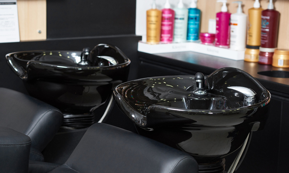 premium Salon High ROI For Sale 1