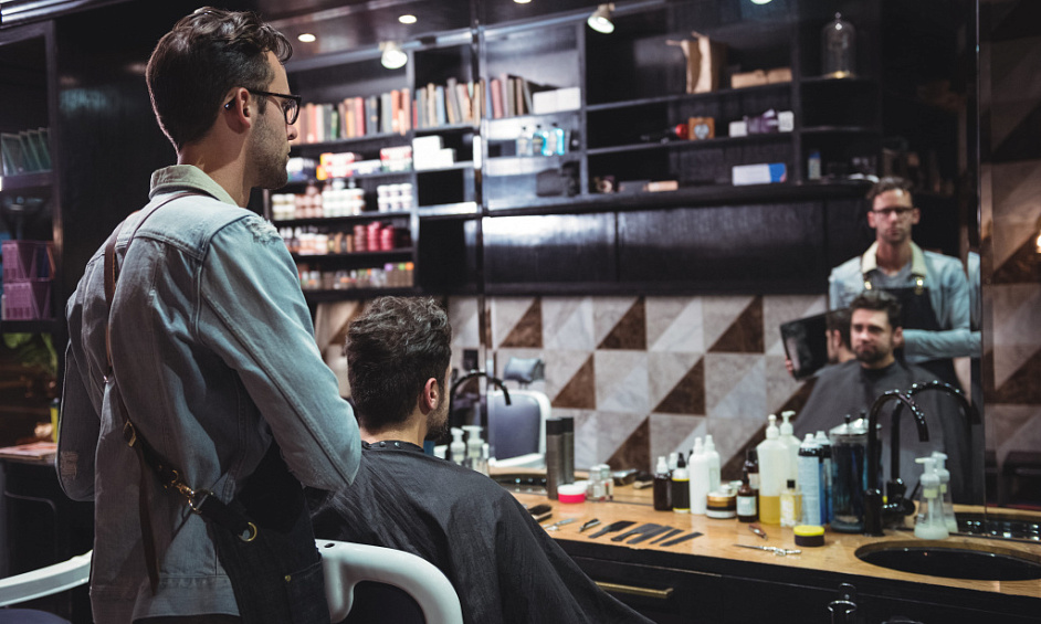 Profitable Premium Gents Salon In Al Karama Dubai For Sale 1