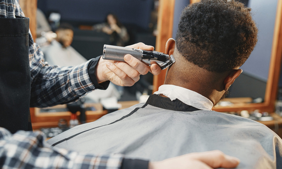 20% ROI PROFITABLE AFRICAN GENTS SALON FOR SALE IN NAIF DEIRA. Asking: 65,000AED 1