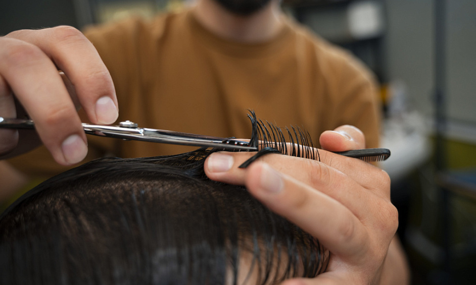Ladies Salon with Loyal Clients For Sale 1