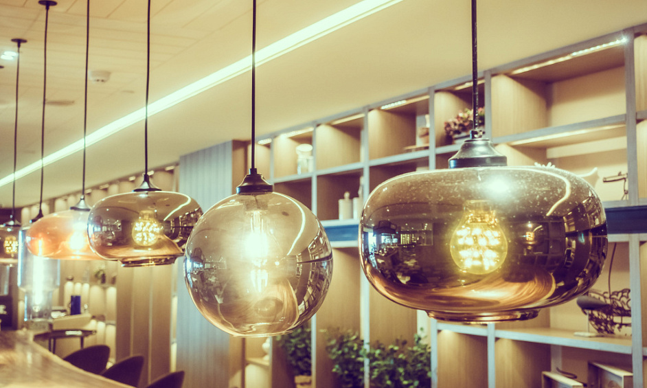 Profitable Lighting E-Commerce Store | AED 1,246,500 TTM For Sale 1