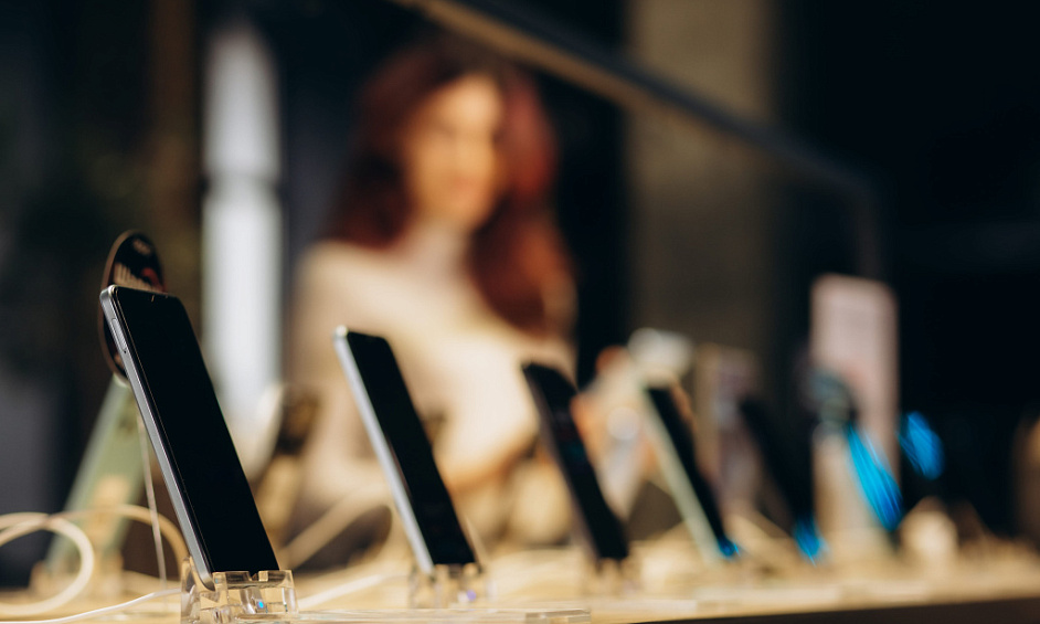 Mobile and perfume shop for sale in Sharjah 1